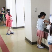 夏休みが終了し，今日から学校再開です