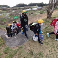 峰山小学校への初めての登校です！安全に登校できたかな？