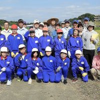 ９月２７日（火）５年生　ス米ルプロジェクト　稲刈り