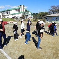 １０月２０日（木）・２１日（金）トピックス（なかよし遊び・６年食育指導・２年校外学習など）