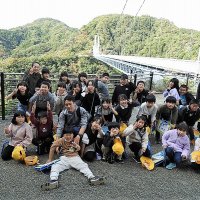 10月28日（金）３年生遠足　袋田の滝・黒田りんご園・竜神大吊橋などに行ってきました