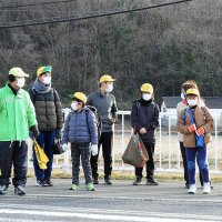 ２月１５日（水）毎朝多くのボランティアさん、６年生裁縫＆４年理科・発表のプレなど