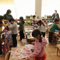 かぜにゆれるとたのしいかざりをつくることができたかな？