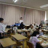 ４年生　教育実習生授業参観（理科）