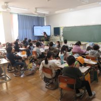 ３、4年生の授業（11/29）の様子です