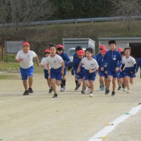 校内持久走記録会、がんばりました（３、４年生）