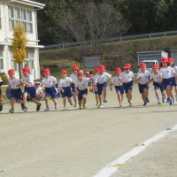 校内持久走記録会、がんばりました（１、６年生）
