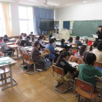 ３、4年生の授業（12/11）の様子です