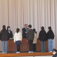 全校集会・表彰式を実施しました