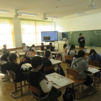 ５、６年生の授業（1/8）の様子です