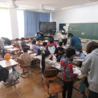 ３、4年生の授業（1/10）の様子です