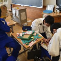 保育園見学・交流に向けて遊び道具を製作してます