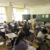 ５、６年生の授業（2/5）の様子です
