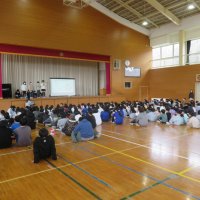委員会主催の全校集会を行いました