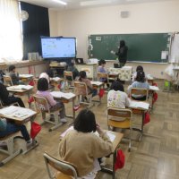 １、２年生の授業（2/10）の様子です