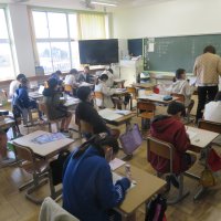 ５、６年生の授業（2/10）の様子です