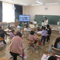 １、２年生の授業（2/13）の様子です
