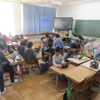 ３、4年生の授業（2/13）の様子です