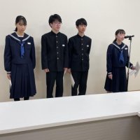 生徒会役員任命式を行いました。