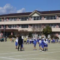 チャレンジタイムで大なわとびをがんばっています