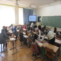 ３、4年生の授業（2/21）の様子です