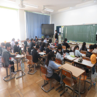 ３、4年生の授業（2/25）の様子です