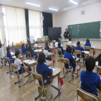 １、２年生の授業（3/5）の様子です