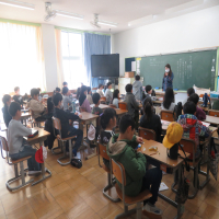 ３、４年生の授業（3/7）の様子です