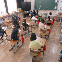 １、２年生の授業（3/10）の様子です