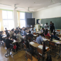 ３、４年生の授業（3/10）の様子です
