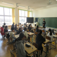 ５、６年生の授業（3/10）の様子です