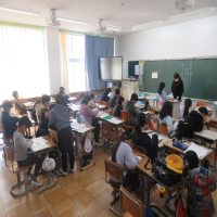 ３、４年生の授業（3/11）の様子です