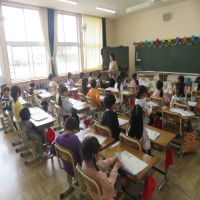 １、２年生の授業（4/10）の様子です