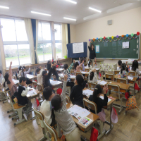 １、２年生の授業（4/15）の様子です