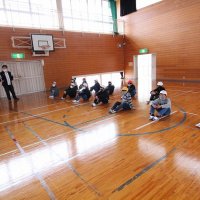 卒業式予行に向けた椅子並べ，ありがとう！