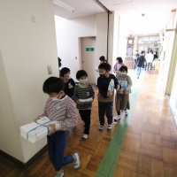 新しい教科書だね！新学年初めての学級活動ですね！