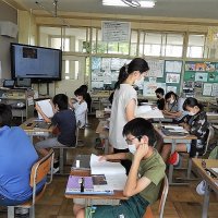 ７月２０日（水）トピックス（６年道徳・社会科の授業、５年給食、朝の様子など）