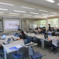 職員研修に励んでいます