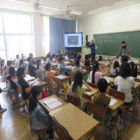３、4年生の授業（5/1）の様子です