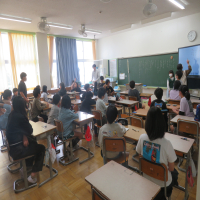 ５、６年生の授業（5/2）の様子です