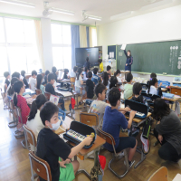４～６年生の授業（5/8）の様子です