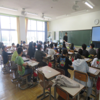 ５、６年生の授業（5/13）の様子です