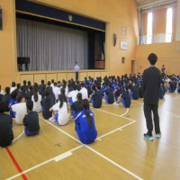 全校集会