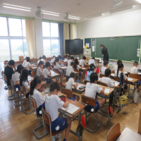 ４、５年生の授業（5/22）の様子です