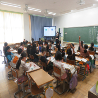 ３、4年生の授業（5/27）の様子です