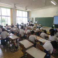 ５、６年生の授業（6/2）の様子です