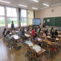 １、２年生の授業（6/3）の様子です