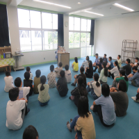 ６年生は読み聞かせ（6/9）をしていただきました
