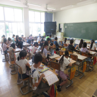 ３、4年生の授業（6/9）の様子です