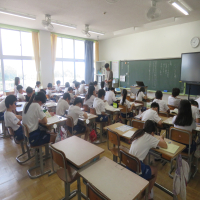 ５、６年生の授業（6/9）の様子です